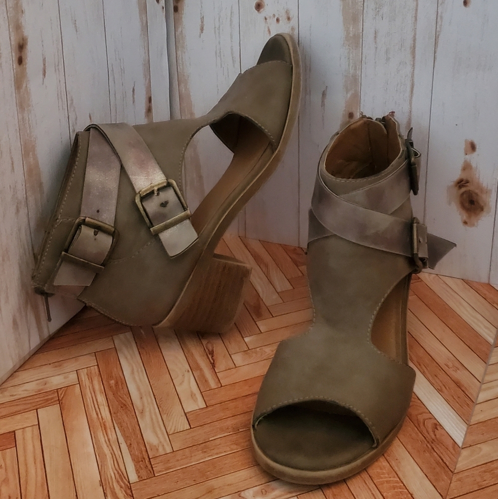 Frolic girls size 2 open toe boot